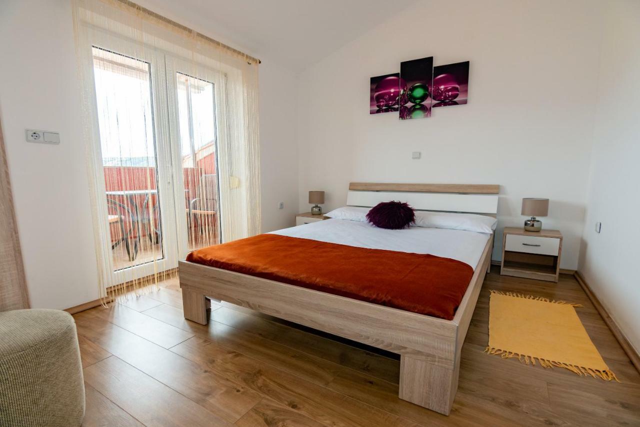 Apartmani Ivan Lopar Exterior foto